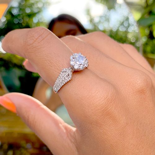 Anel zirconia branca solitario cravejado aro22