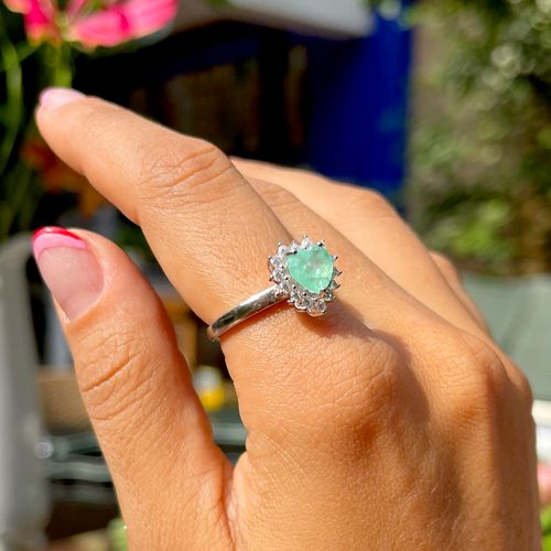 Anel coração bordado fusion esmeralda colombiana prata 925 aro22