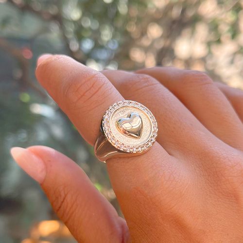 Anel zirconia branca redondo coração cravejado (promoção 50%) aro 8