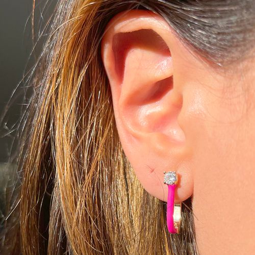 Brinco Argola Média Pink Ponto de Luz Banho de Ouro 18K (SUPER PROMOÇÃO)