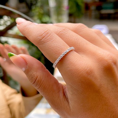 Anel Zircônia Branca cravação com Granitos Prata 925 aro 22