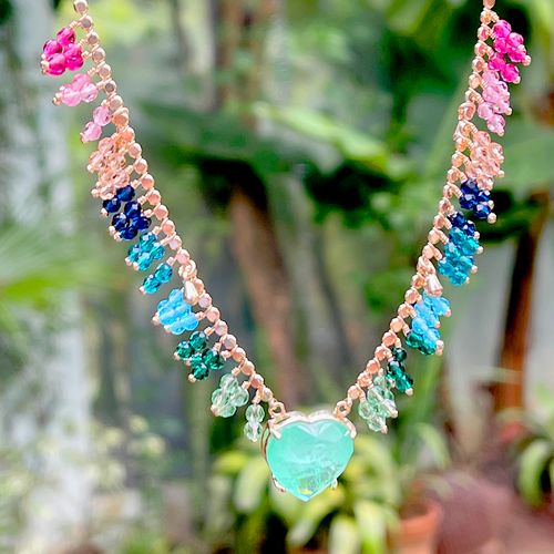 Colar Fusion Esmeralda Colombiana Coração Franja Cravação em Garras Banho de Ouro 18K 45cm