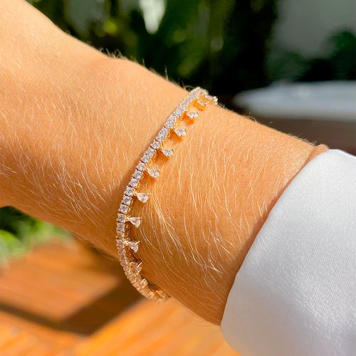 Pulseira Chuva de Gotas Cravejadas em Garras Zircônia Branca Banho de Ouro 18K  16cm
