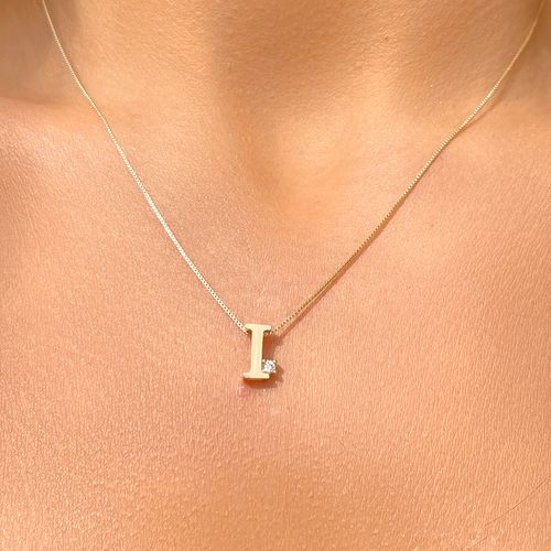 Colar letra i zircônia branca banho de ouro 18k