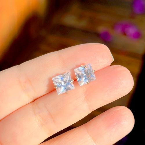 Brinco quadrado zircônia branca banho de ouro 18k