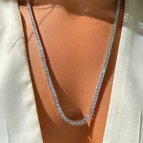 Colar riviera quadrados zircônias brancas 60cm banho de ródio branco