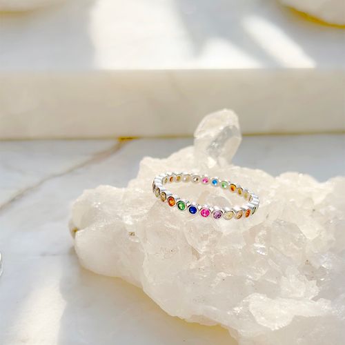 Anel trilho bolinhas zircônias coloridas prata 925