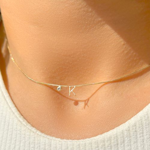 Colar letra k zircônia branca 45cm banho de ouro 18k