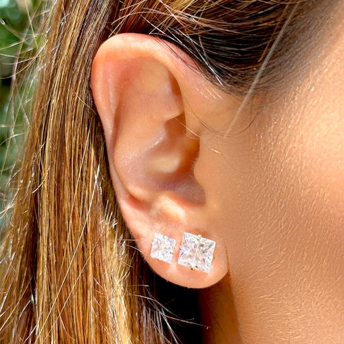 Kit de brincos quadrados zircônias brancas 6mm/8mm banho de ouro 18k