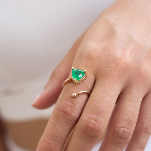 Anel pirâmide aberto fusion esmeralda banho de ouro 18k
