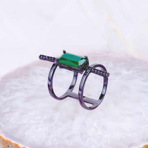 Anel Mini Retângulo Cristal Esmeralda Banho de Ródio Negro  aro11