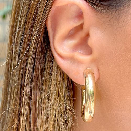 Brinco argola tubular 7mm de largura - 38mm de extensão - banho de ouro 18k