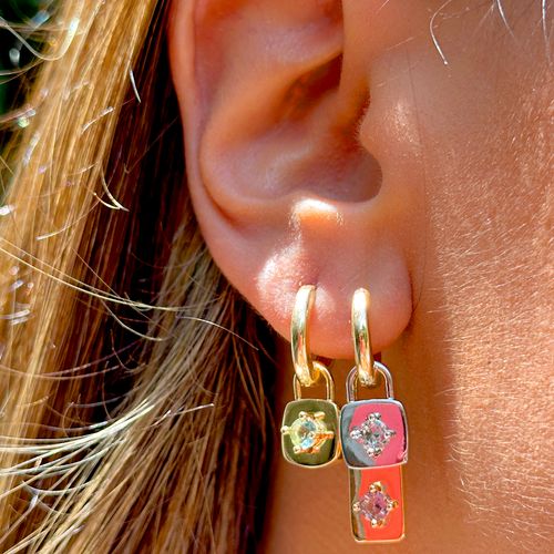 Brinco ear bling medalhas com coroa cristal paraíba banho de ouro 18k
