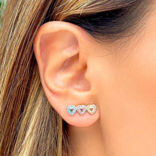 Brinco Corações Cravejados Cristal Topázio Azul Banho de Ouro 18K
