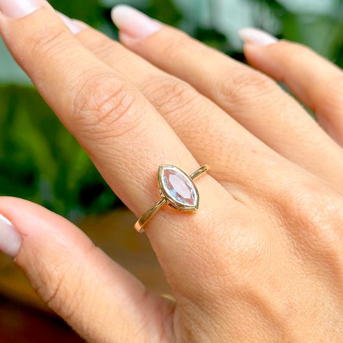 Anel navete cristal tanzanita banho de ouro 18k