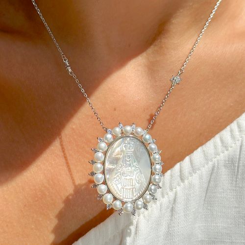 Colar madrepérola medalha de nossa senhora aparecida prata 925 50cm