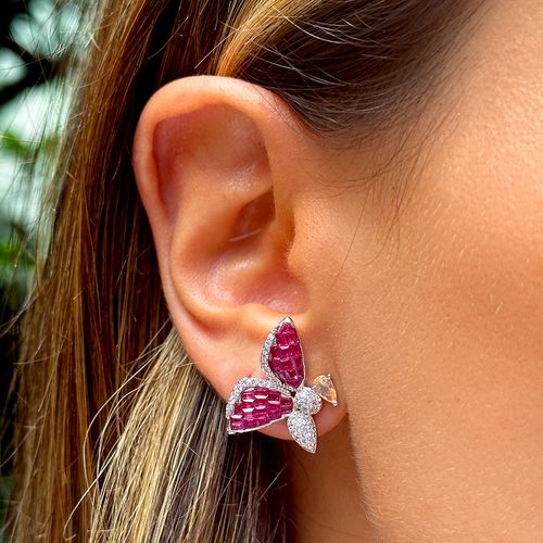 Brinco vespa mosaico cristal turmalina rosa cravação invisível banho de ródio branco