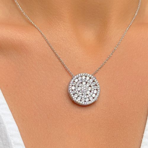 Colar medalha roda de flor zircônia branca banho de ródio branco 50cm