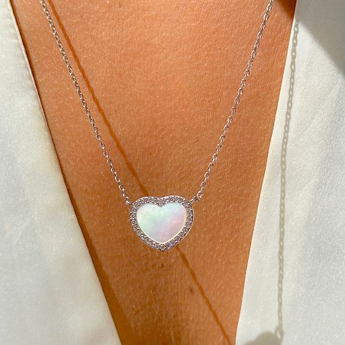 Colar escapulário oval e coração madrepérola nossa senhora das graças banho de ródio branco 64 cm