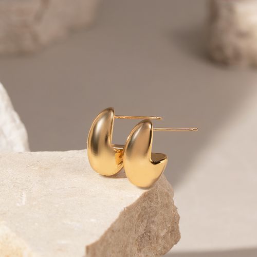 Brinco argola geométrica liso banho de ouro 18k