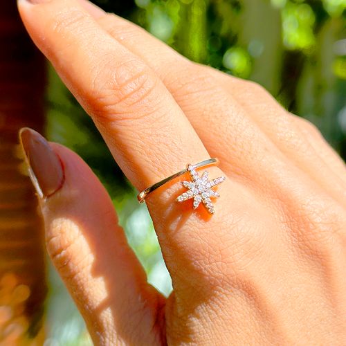 Anel estrela 8 pontas zirconia branca banho de ouro