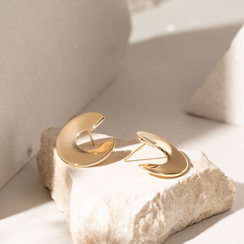 Brinco Liso Disco C Banho de Ouro 18k