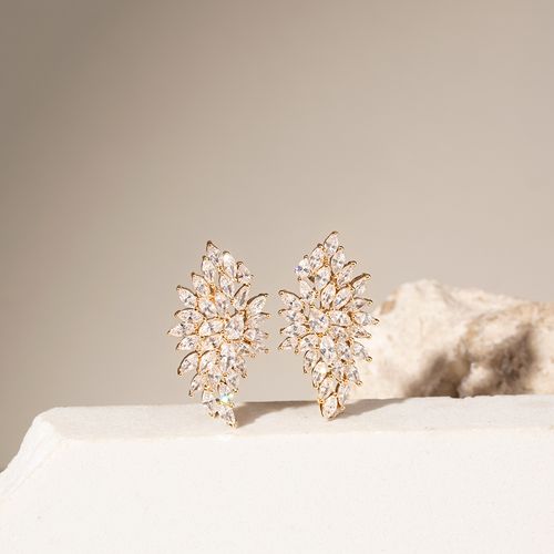 Brinco Ear Cuff Asa Zircônia Branca Banho de Ouro 18k