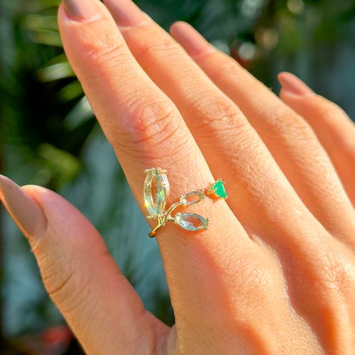 Anel Ramo Cristais Esmeralda e Ametista Verde Banho de Ouro 18k