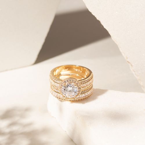 Anel Duplo Solitário Cravação Halo em Garras e Cravejado Inteiro Banho de Ouro 18k