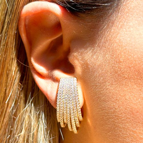 Brinco Argola J Fios Cravejados com Zircônias Brancas - Banho de Ouro 18k