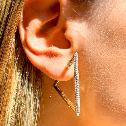 Brinco Argola Triângulo Grande Cravejado com Zircônias Brancas - Banho de Ouro 18k