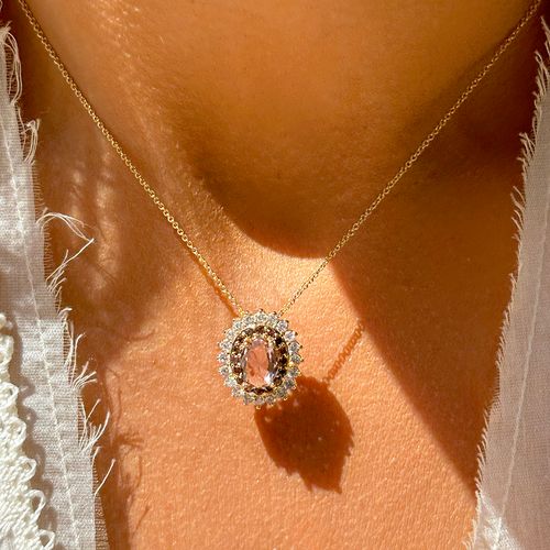 Colar Oval com Cristal Rodolita e Borda Cravejada com Zircônias Brancas e Chocolate - 46 cm - Banho de Ouro 18k