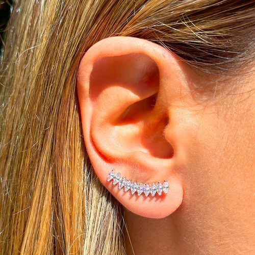 Brinco Ear Cuff Gancho com Zircônias Brancas em Navete - Prata 925