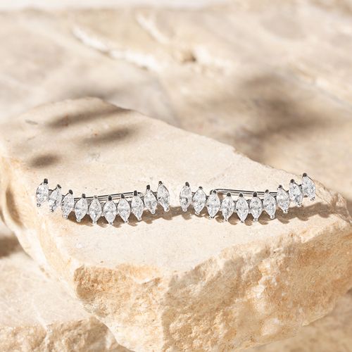 Brinco Ear Cuff Gancho com Zircônias Brancas em Navete - Prata 925