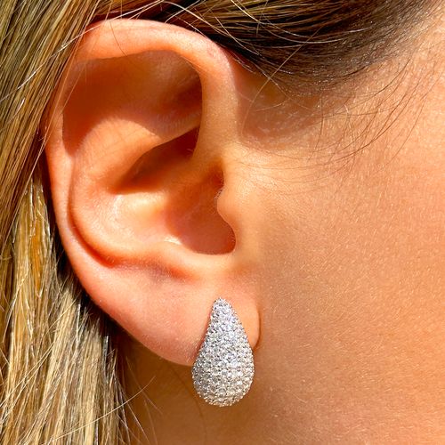 Brinco Gota Pera Cravejado com Zircônias Brancas 17mm - Banho de Ródio Branco