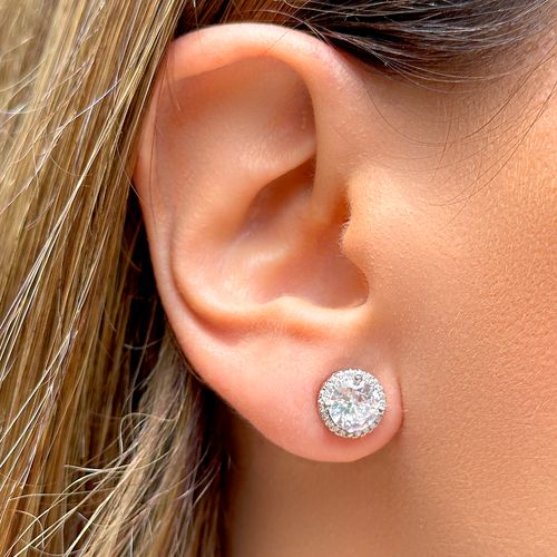 Brinco Redondo com Zircônia Branca 7,5 mm Lapidada em Brilhante com Cravação Halo - Prata 925