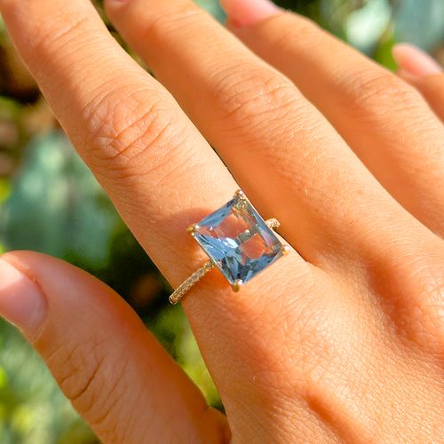 Anel Retângulo com Cristal London Blue - Banho de Ouro 18k