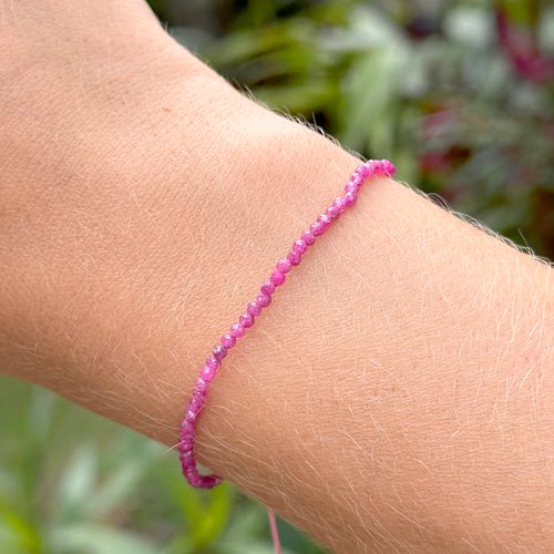 Pulseira Shambala com Rubi - Banho de Ouro 18k