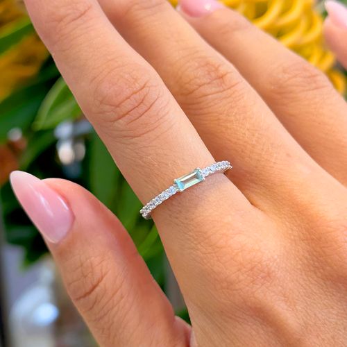 Anel Meia Aliança com Cristal Paraíba - Banho de Ródio Branco