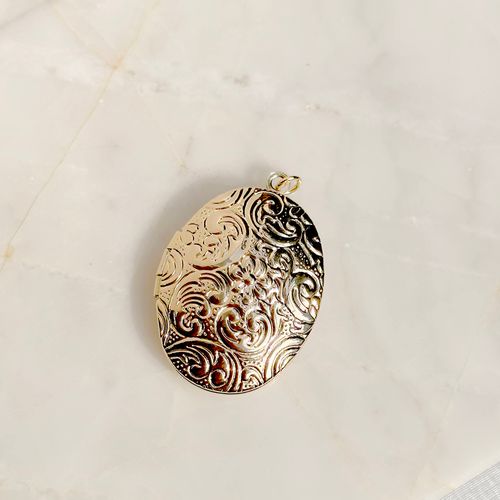 Pingente Relicáririo Oval - Banho de Ouro 18k