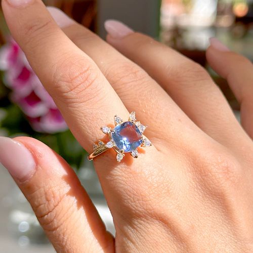 Anel Coroa Cristal London Blue com Zircônias Brancas - Banho de Ouro 18k