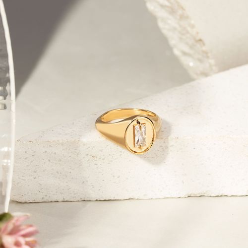 Anel Dedinho Retângulo de Zircônia Branca - Banho de Ouro 18k