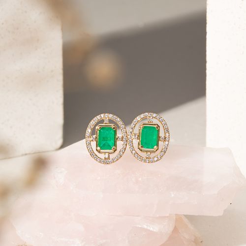 Brinco Top Oval de Cristal Esmeralda e Zircônia Branca - Banho de Ouro 18k