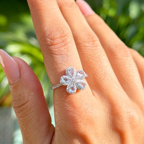 Anel Flor 5 Petálas de Gotas com Cristal London Blue e Zircônias Brancas - Prata 925