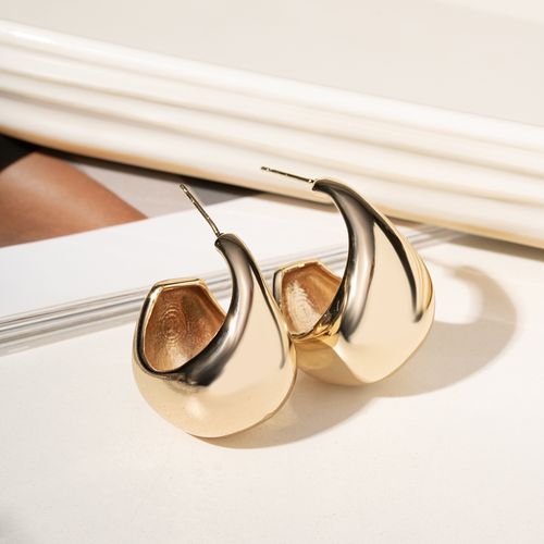 Brinco Gota Liso - Banho de Ouro 18k