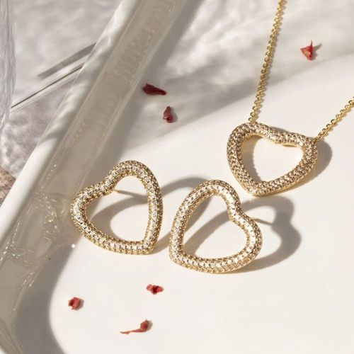Conjunto de Brinco e Colar Coração Vazado com Zircônias Champagne 50cm - Banho de Ouro 18k