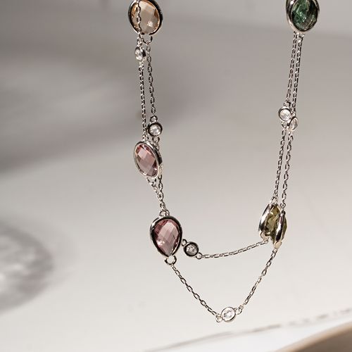 Colar Cravação Lentilha Formas com Cristal Rodolita, Cristal Paraiba, Cristal Turmalina Rosa 84cm - Banho de Ródio Branco