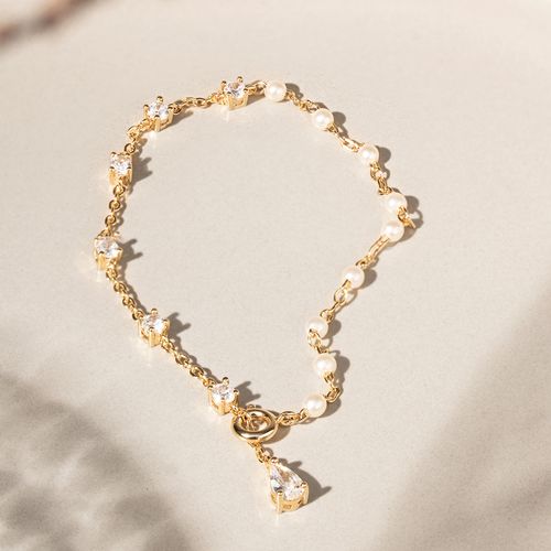 Pulseira Gotinha de Pérolas Coreanas e Zircônias Brancas 19cm - Banho de Ouro 18k
