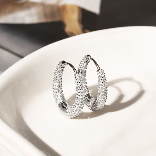 Brinco Argola Oval Toda Cravejada de Zircônias Brancas - Prata 925