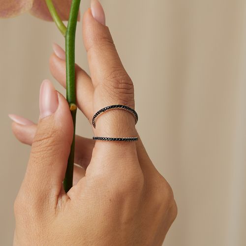 Anel 2 Linhas Cravejado de Zircônias Negras – Prata 925